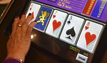 Deuces Wild video poker changes the game