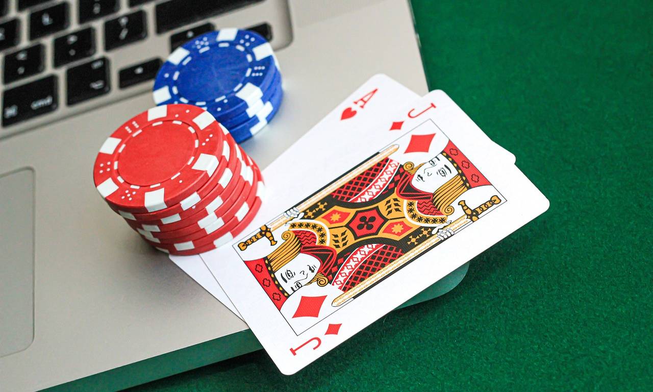 Most Popular Poker Formats Explained Simply