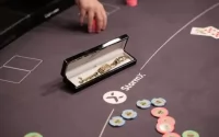 How to win in multi-table tournaments