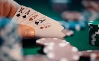 Poker game formats that reward aggressive players