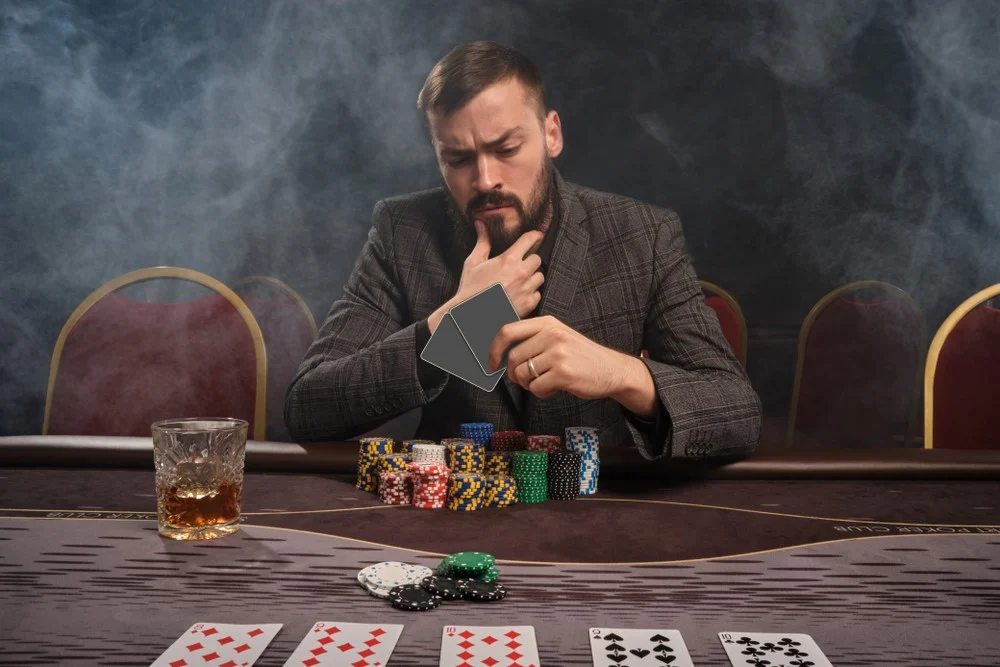 How to improve decision-making in fast poker games